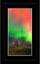 Dunstanburgh Castle aurora 4 Ref-SC2487