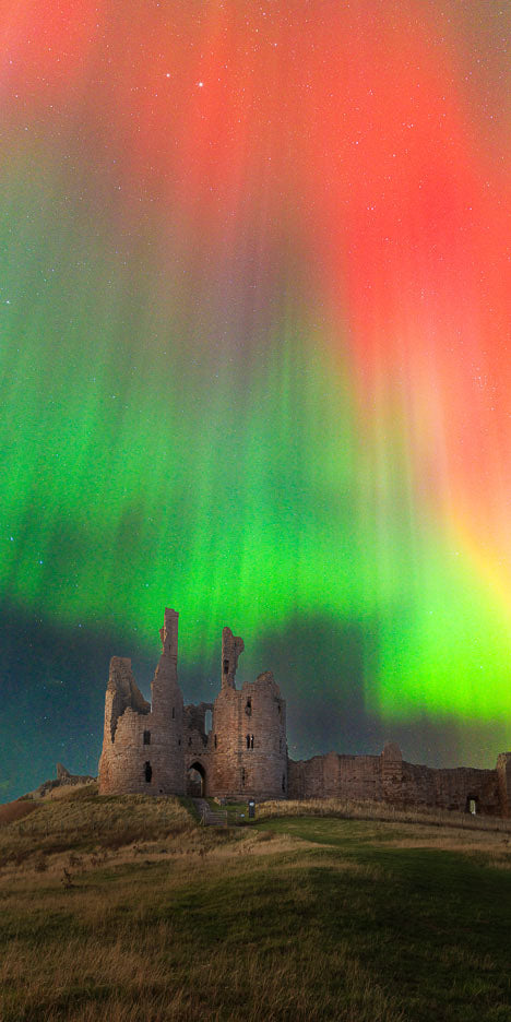 Dunstanburgh Castle aurora 4 Ref-SC2487